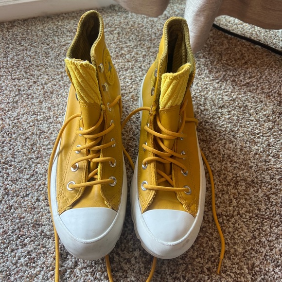 Chuck Taylor All Star Lugged Waterproof Leather High Top - Picture 4 of 7